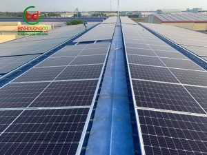 Dịch Vụ Vệ Sinh Tấm Pin Năng Lượng Mặt Trời