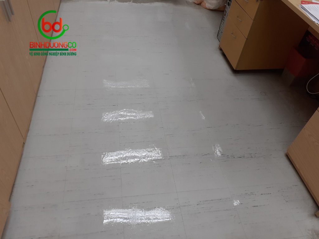 Tìm Hiểu Phủ Bóng Sàn Vinyl Tại BinhDuongCo